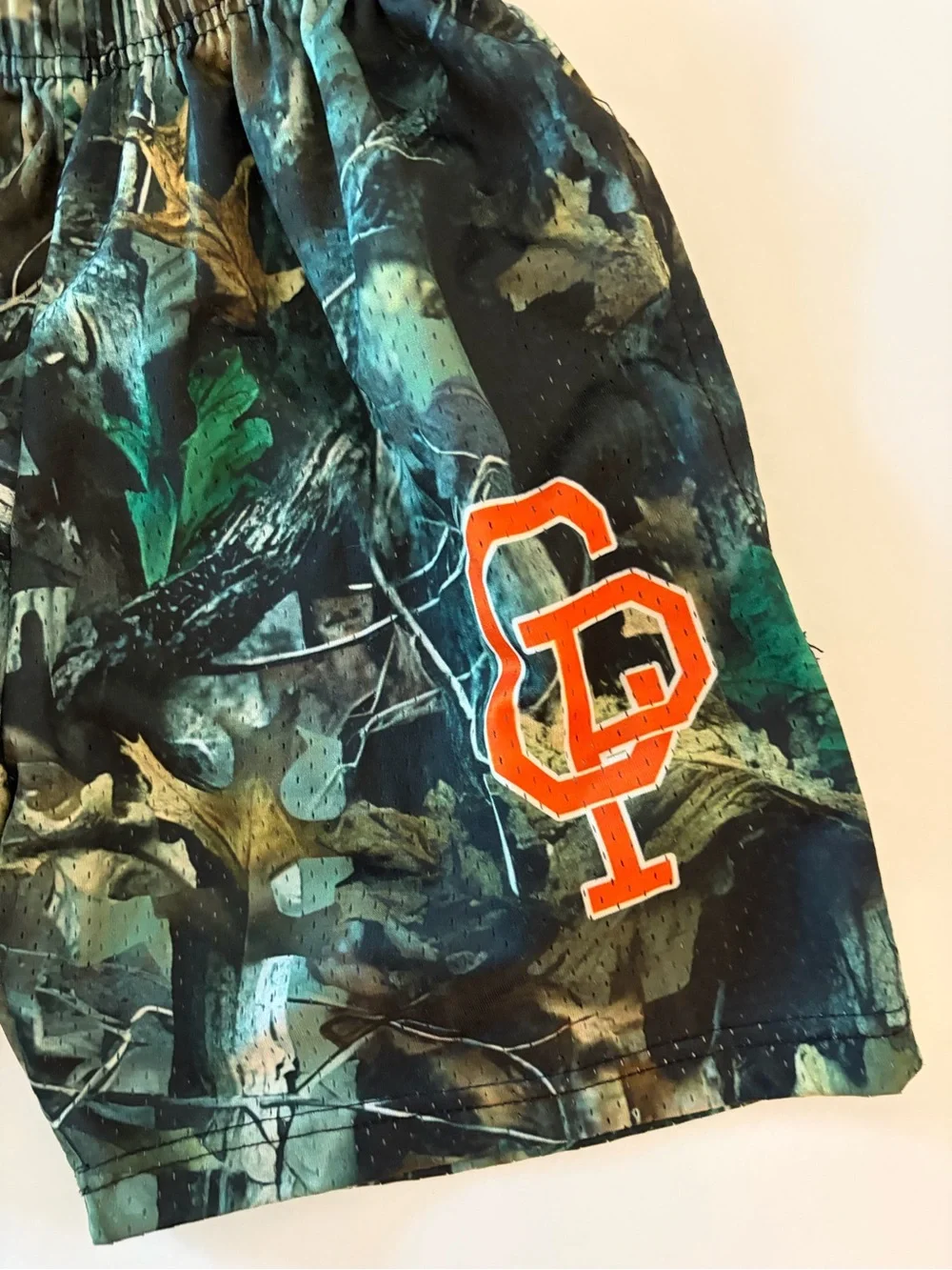 Crisp Men’s Mesh Camouflage Athletic Basketball Shorts with Pockets Size Small